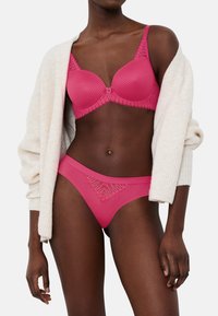 Triumph AURA SPOTLIGHT BRAZIL różowy