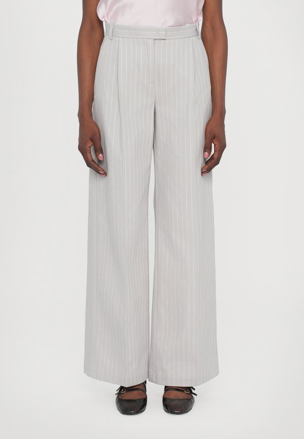 IOLE - Trousers - ice