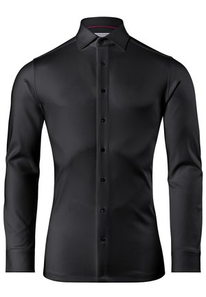 Zwarte lange mouwen shirt gemaakt van gladde stof, met een klassieke kraag, knoopsluiting aan de voorkant en een getailleerd ontwerp. Fijne glans zonder patronen.