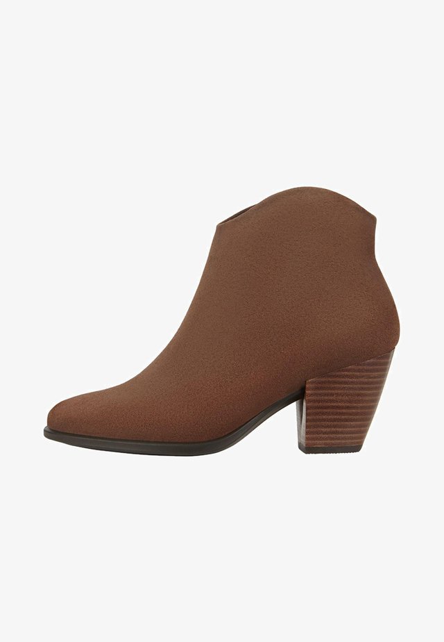 SHAPE WESTERN - Ankle boot - coffee