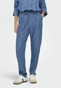 Mom-farkut - medium blue denim