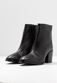 River Island Wide Fit Kotníkové boty - black