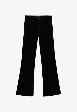 Czarne welurowe spodnie z wysokim stanem, zapinane z przodu na guziki i zamek, z szlufkami na pasek oraz rozszerzanymi nogawkami.