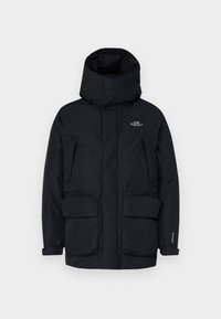 Sort isoleret parka-jakke med høj krave, justerbar hætte, to store forlommer og en lynlåslomme i siden til opbevaring.