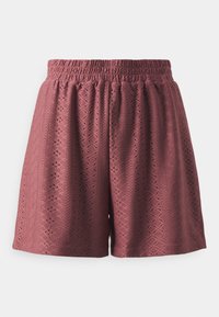 Vínové tkané kraťasy s elastickým pasem, které mají strukturovaný diamantový vzor a malé výřezy po celém povrchu.