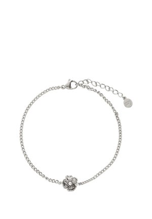 Delicato bracciale a catena in argento con un piccolo ciondolo a forma di fiore con una perla centrale e una chiusura regolabile con un'etichetta rotonda.