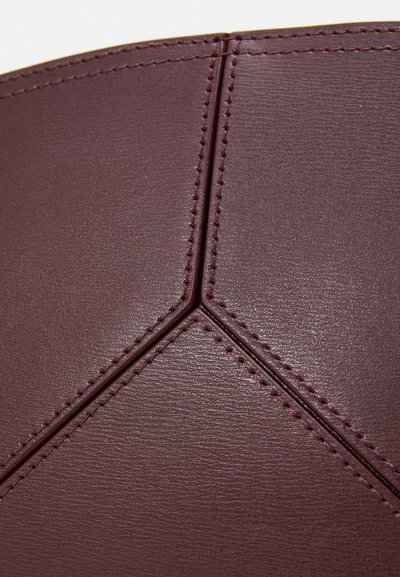 Victoria Beckham SMALL - Delninukė - burgundy