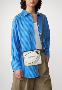Lacoste Borsa a tracolla - off-white