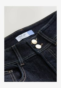 Geselecteerd, rinse blue