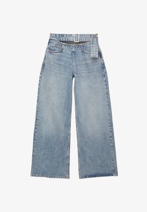 Světle modré džíny s širokými nohavicemi vyrobené z denimu s vysokým pasem, viditelnými poutky na opasek a dvěma předními kapsami. Po celé látce je viditelná struktura opotřebení.