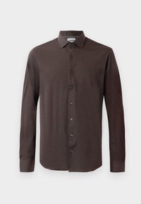 Μακριά μανίκια καφέ πουκάμισο από λείο ύφασμα με μυτερό γιακά, μπροστινό κλείσιμο με κουμπιά και μαύρα κουμπιά.