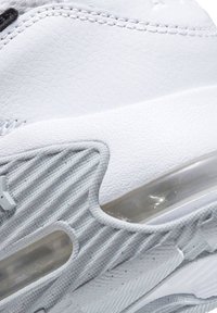 Nike Sportswear NIKE AIR MAX EXCEE - Trainers - white