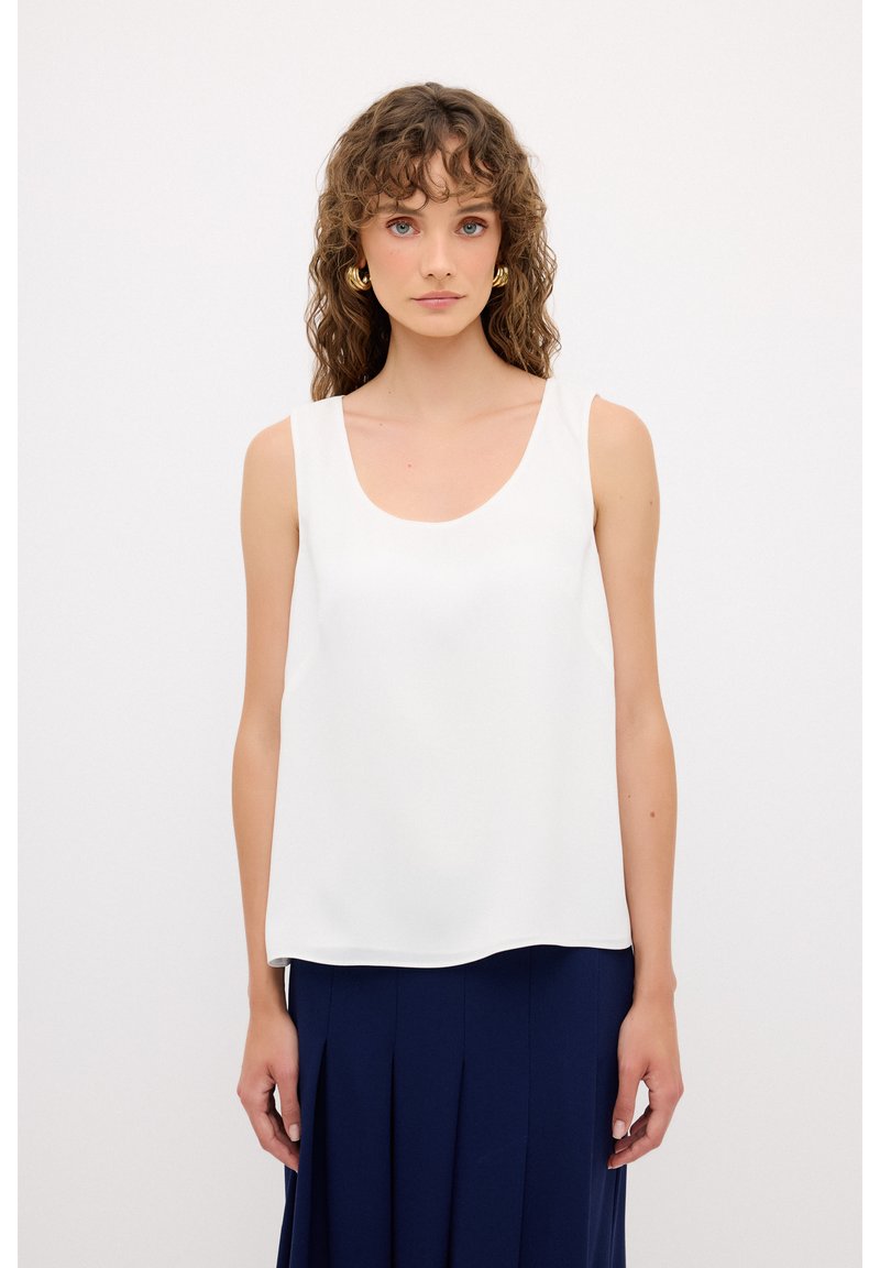 adL SLEEVELESS - Blouse - beige
