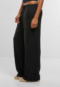 Urban Classics STRUCTURED WIDE - Bukse - black