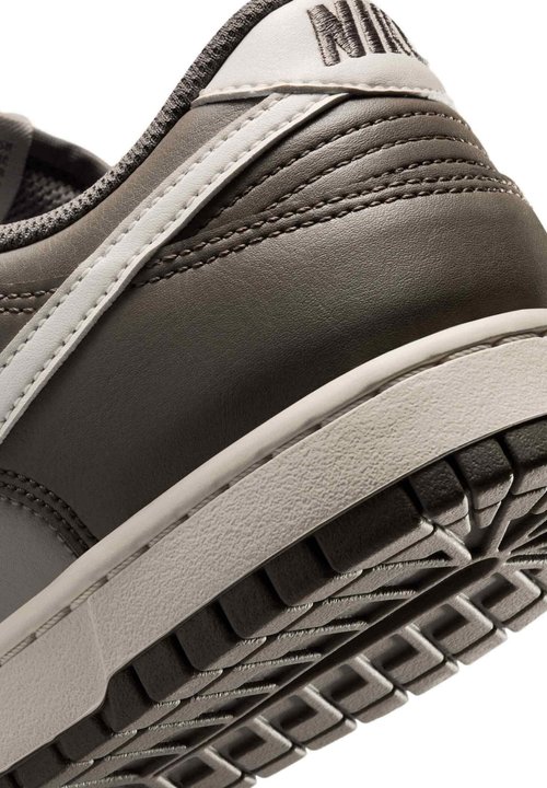 Nike SPORTSWEAR MEN'S SHOES DUNK LOW RETRO - Trainers - college grey cave stone phantom cream ii — photo 7