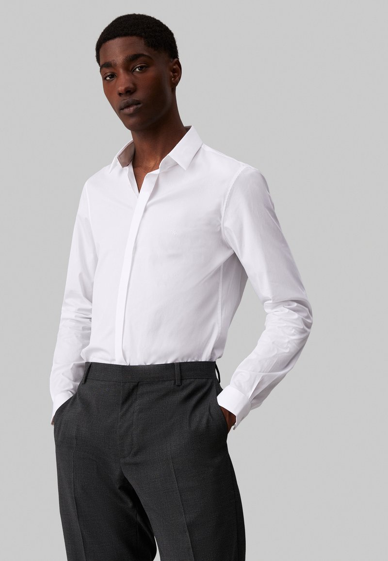 Calvin Klein Tailored SLIM SHIRT - Camisa - white