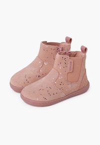 Stivaletti alla caviglia in suede rosa con lati elastici, dettagli in glitter sparsi, suole in gomma liscia e linguette per una facile calzata.