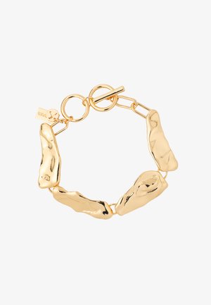 Arany színű fém karkötő, amely szabálytalan, sima, texturált láncszemekből készült és kerek záródással rendelkezik. Három szobrászi, fényes elem található rajta.