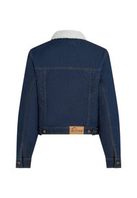 Σκούρο μπλε τζιν μπουφάν με λευκή fleece γιακά, μακριά μανίκια, μανσέτες με κουμπιά και καφέ δερμάτινο ταμπελάκι μάρκας στο πίσω μέρος.