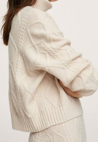 Mango Pullover - off-white
