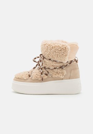 Classic ankle boots - brown