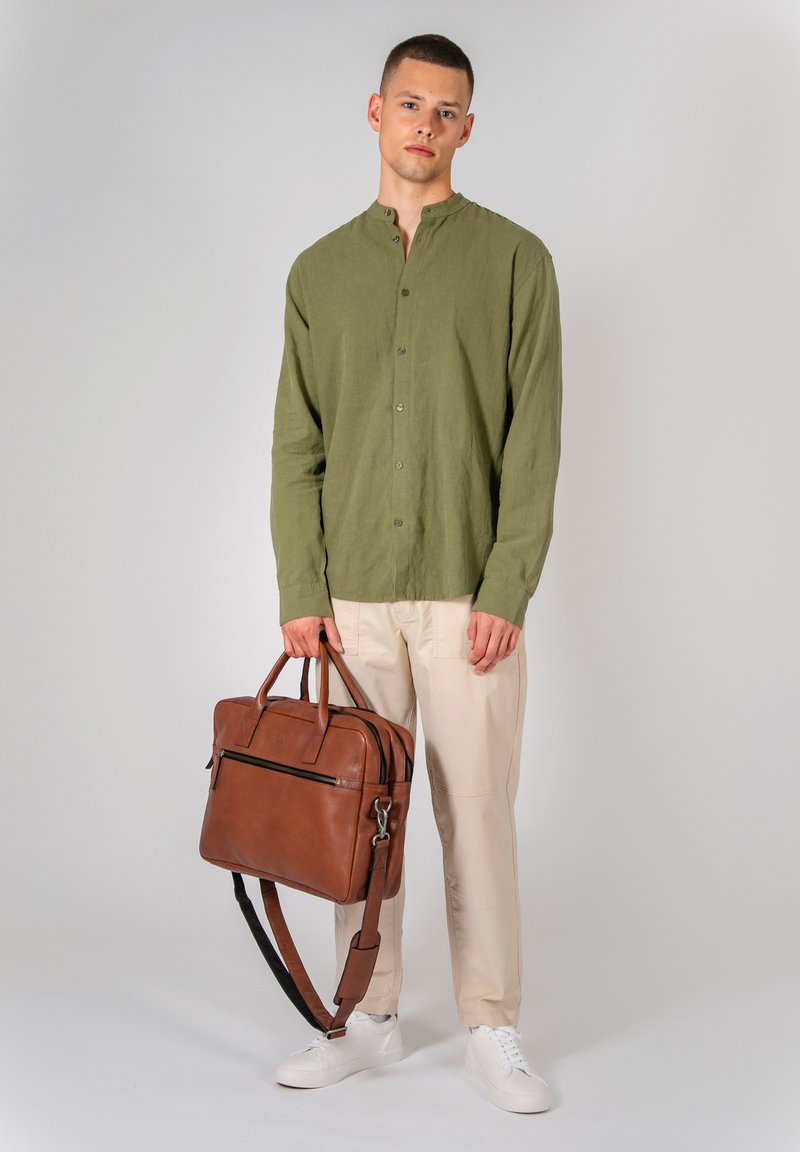 Still Nordic STILLCLEAN BRIEF 2 ROOM - Attachetasker - brown