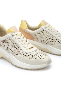 Pikolinos NERJA - Zapatillas - nata