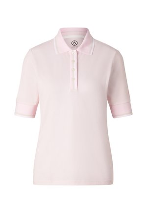 Lichtroze poloshirt met korte mouwen, een kraag, vier witte knopen en subtiele witte bies op de kraag en manchetten, vooraanzicht.