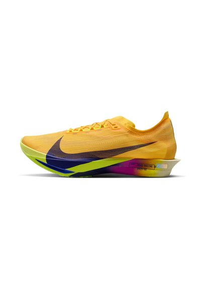 Nike Performance RACING STREAKFLY