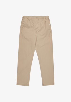 Pantalones caqui confeccionados en tejido ligero, con corte recto, cierre de botón y bolsillos laterales. Textura suave con un detalle mínimo.