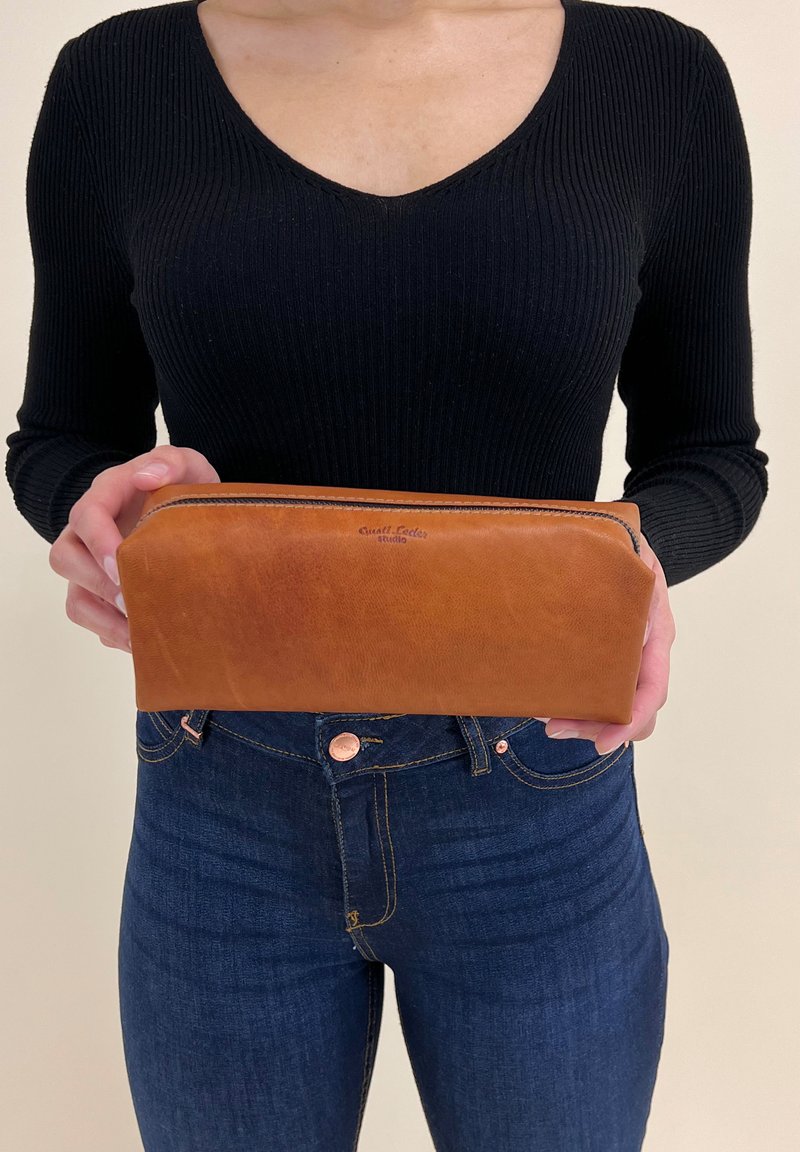 Astuccio Occhiali Rigido Uomo Marrone - Effetto Pelle Con Chiusura Magnetica E Panno In Microfibra - Foto 5