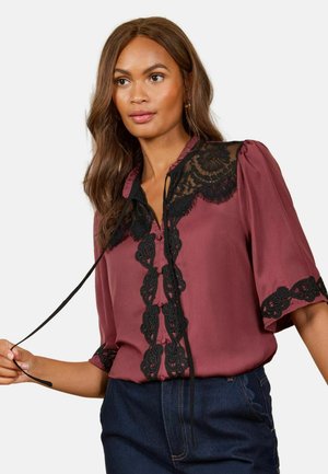 Love & Roses, PETITE FIT - SATIN LACE INSERT TEA TOP - Bluse - burgundy red