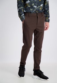 Lindbergh Chinos - brown