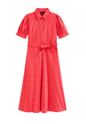 Rode midijurk met korte pofmouwen, knoopsluiting aan de voorkant, kraag, stoffen ceintuur in de taille gestrikt en een eyelet bloemenpatroon.