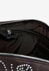 Desigual Umhängetasche - brown