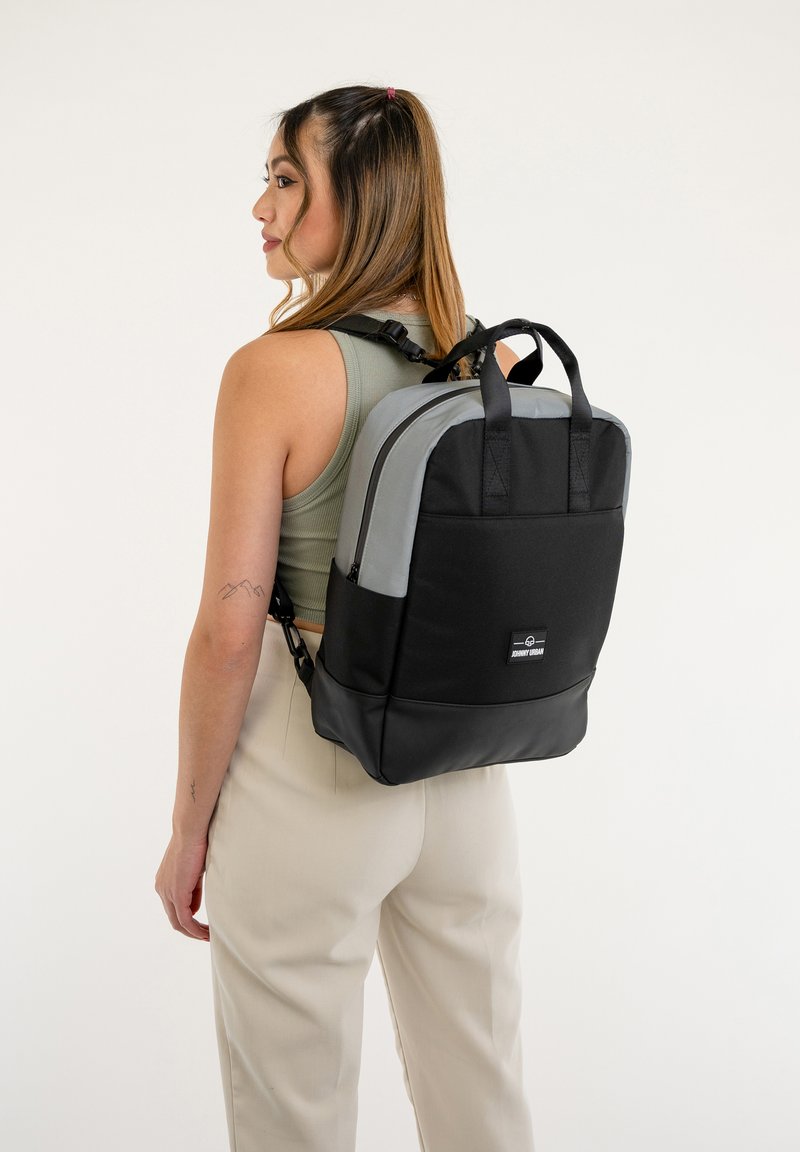 Johnny Urban FAHRRADTASCHE JONA MEDIUM BIKE - Rucksack - schwarz reflektierend