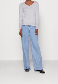 Esprit Sweter