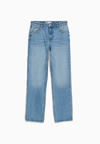 Ljusblå högmidjade raka jeans med framknapp, dragkedjestängning och femficksdesign på vit bakgrund.