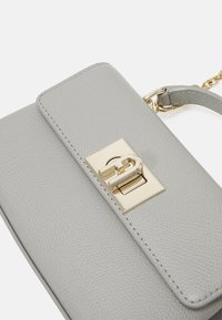 Furla MINI CROSSBODY TOP HANDLE - Rankinė - cenere