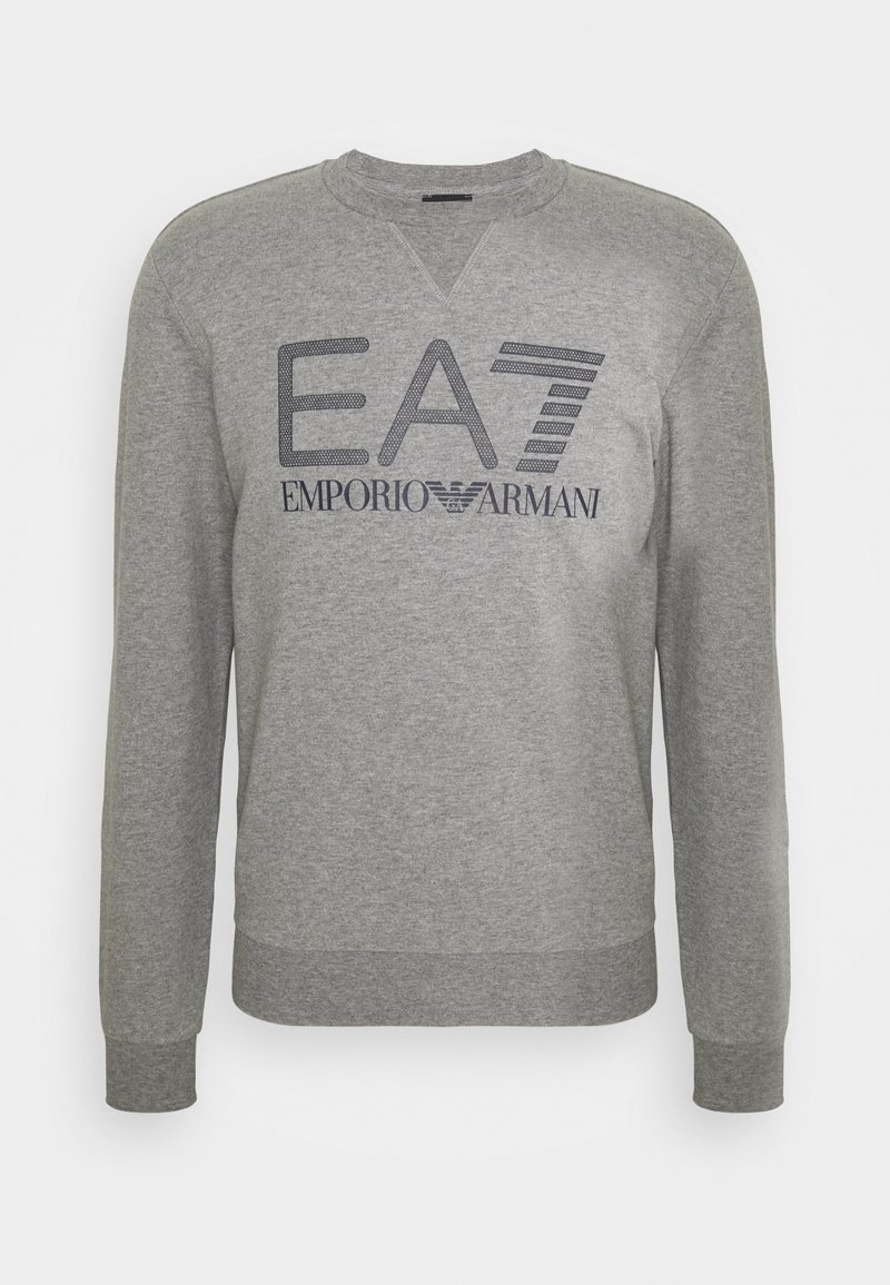 Grå sweatshirt med rund halsringning, långa ärmar och ribbad mudd. Har en "EA7 EMPORIO ARMANI"-logotyp i marinblått framtill.