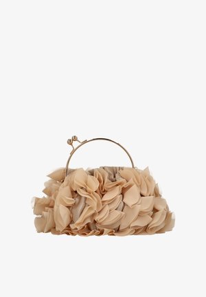 Bolso de mano de satén beige con exterior de tela fruncida, armazón metálico dorado y cierre decorativo. Dimensiones y detalles interiores no visibles.