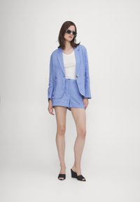 MAX&Co. Kratke hlače - blauviolett