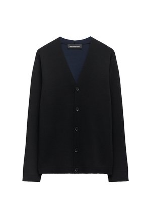 Zwarte cardigan met een v-hals, lange mouwen, vijf knopen aan de voorkant en geribbelde manchetten. Gemaakt van zacht breimateriaal met een gladde textuur.