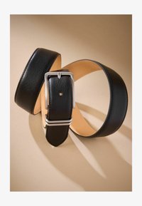 Sélectionné, black