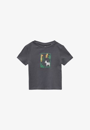 Szary t-shirt z krótkim rękawem, wykonany z miękkiego materiału, z kolorowym nadrukiem zwierząt, przedstawiającym dwie żółte tygrysy i czarno-białego zebry na zielonym tle.