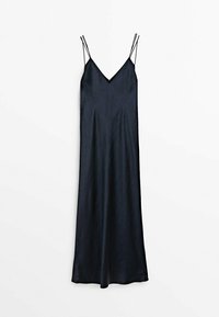 Robe nuisette en satin noir avec fines bretelles spaghetti, encolure en V et silhouette droite, présentant une texture lisse et brillante.