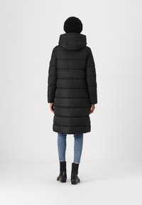 Barbour International LONGLINE BARRON PUFFER - Zimní kabát - black
