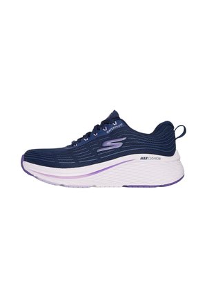 Zapatillas deportivas azul marino con una parte superior de malla texturizada, acentos morados, una entresuela blanca gruesa etiquetada como "MAX CUSHION" y una lengüeta en el talón.