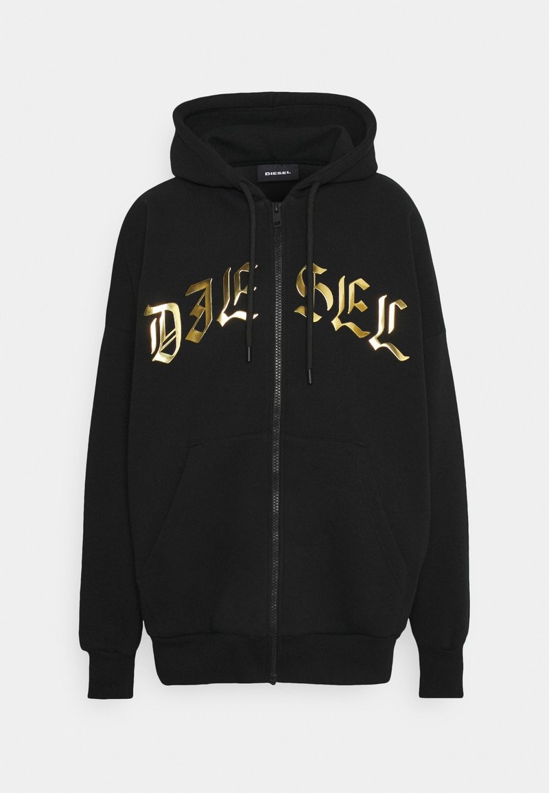 Sweat à capuche noir zippé avec capuche et cordons, avec logo texte gothique doré sur la poitrine et poches kangourou à l'avant.