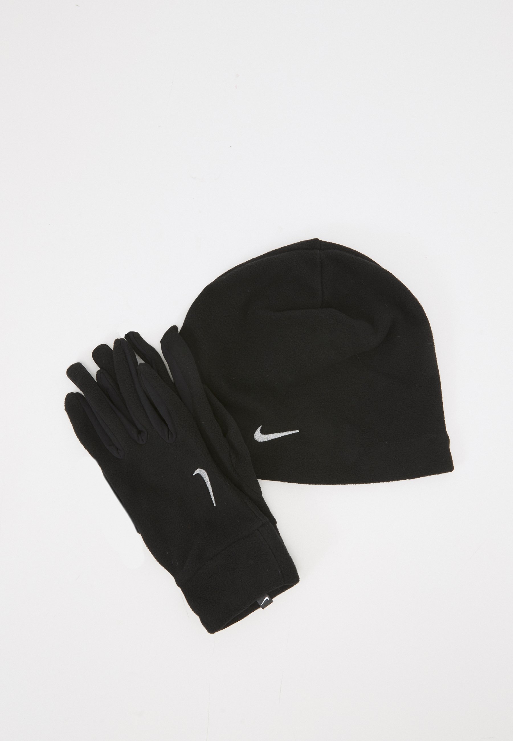 nike hat and gloves